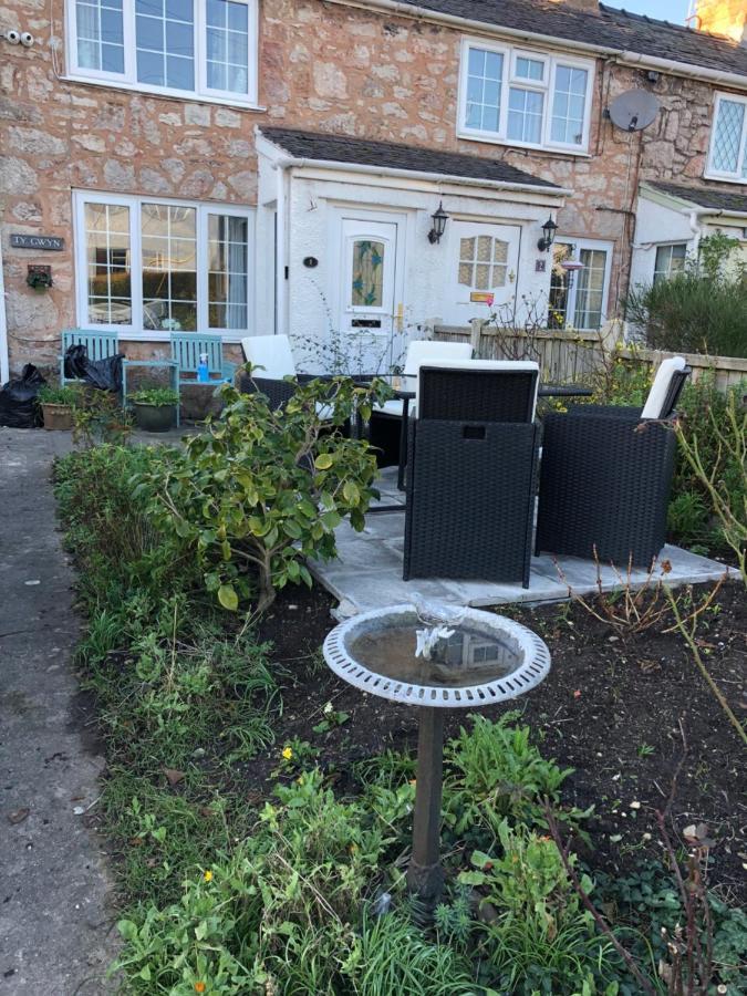 Welsh Country Cottage In Beautiful Village Llandudno Junction Exterior photo